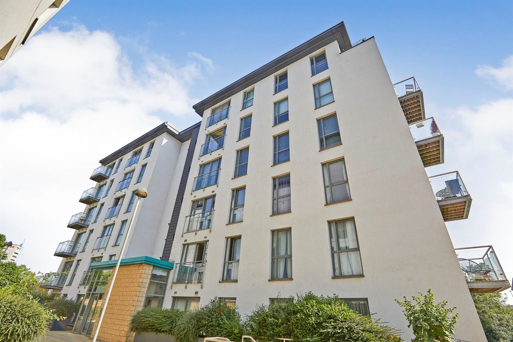 Property photo 1 of 12