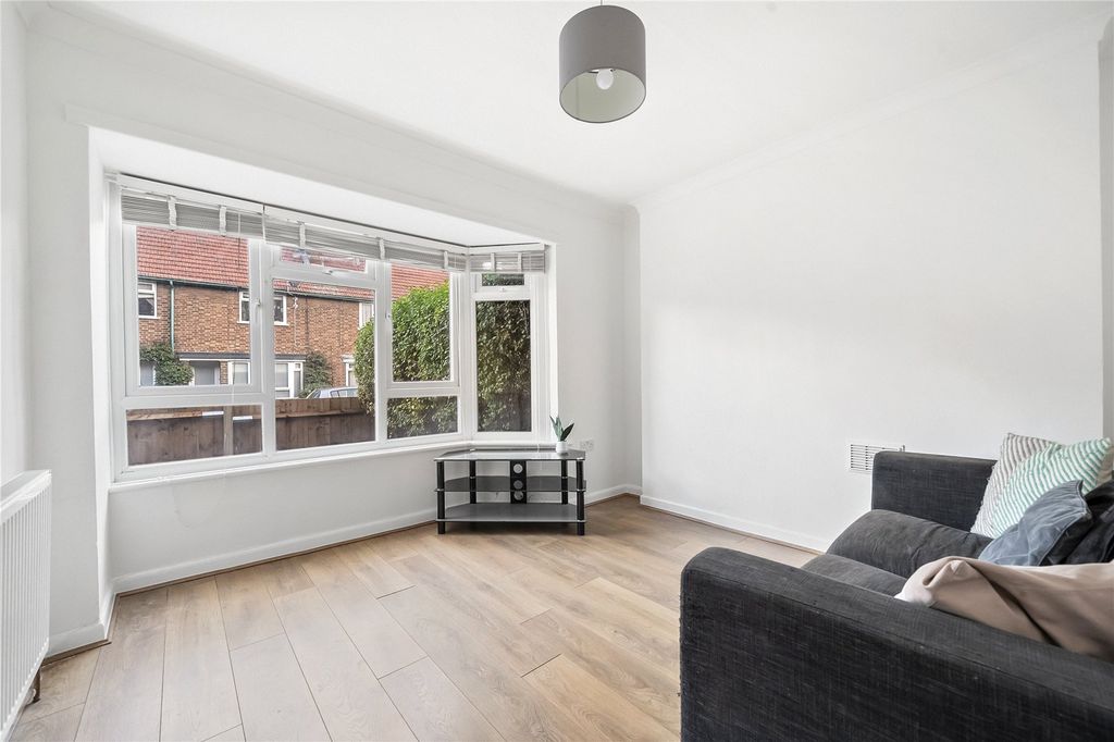 Property photo 2 of 14 Picture No. 18