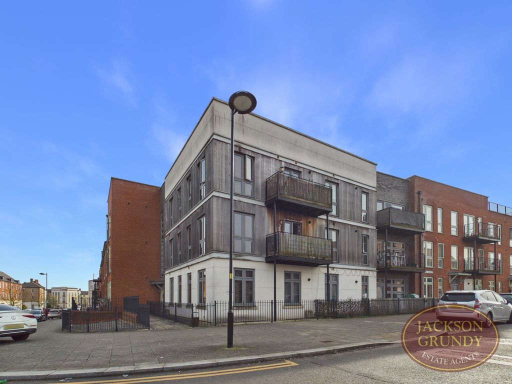 Property photo 1 of 9 18 The Square