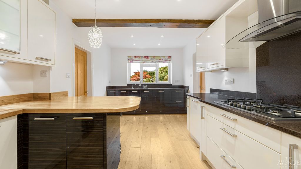 Property photo 2 of 38 4379743