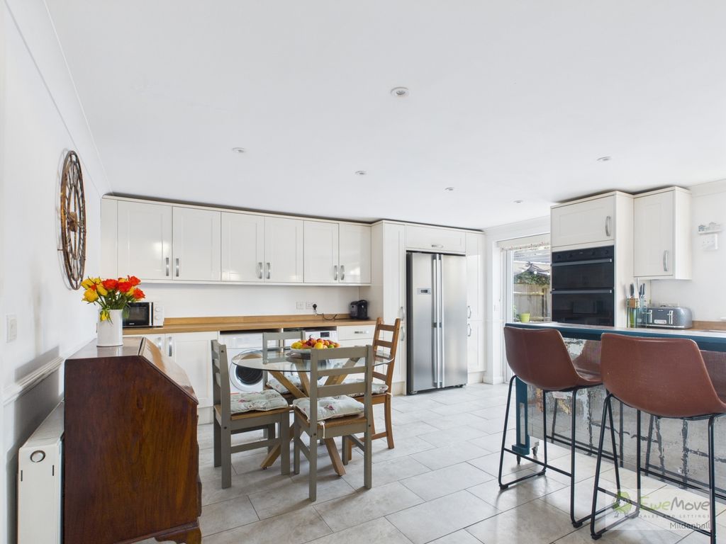 Property photo 3 of 13 Ewemove Crown Street Kitchen 2