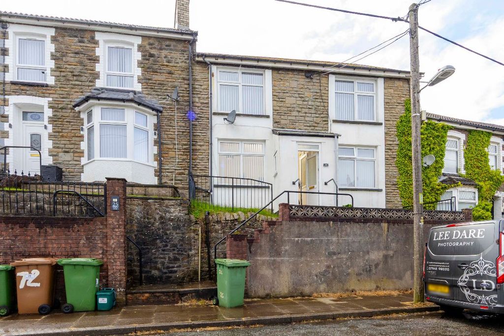 Property photo 1 of 34