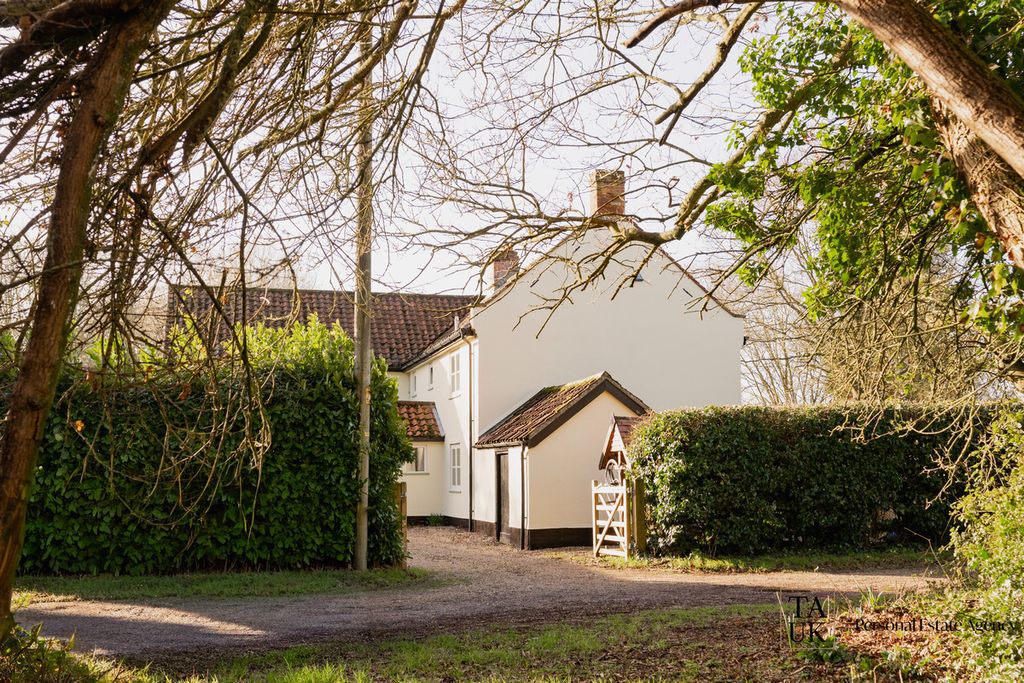 Property photo 1 of 32