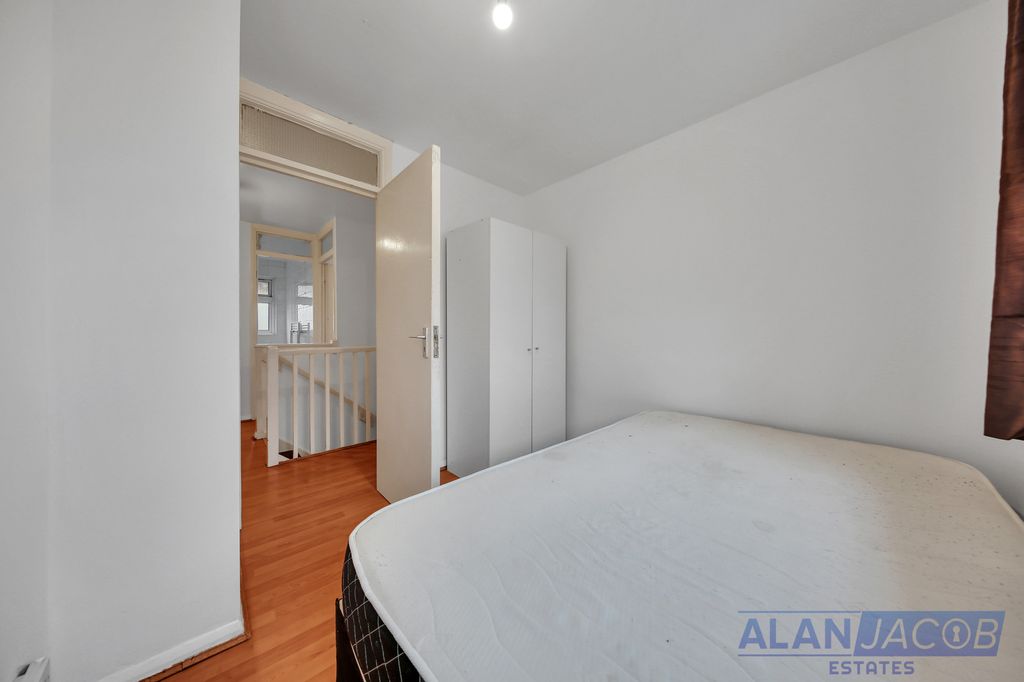 Property photo 3 of 22