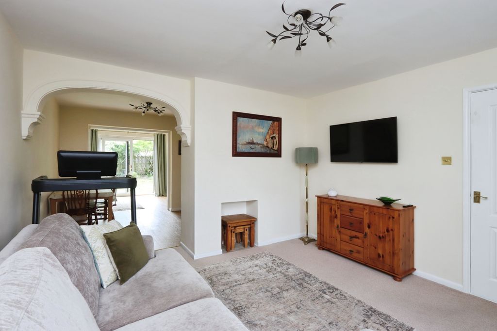 Property photo 2 of 14