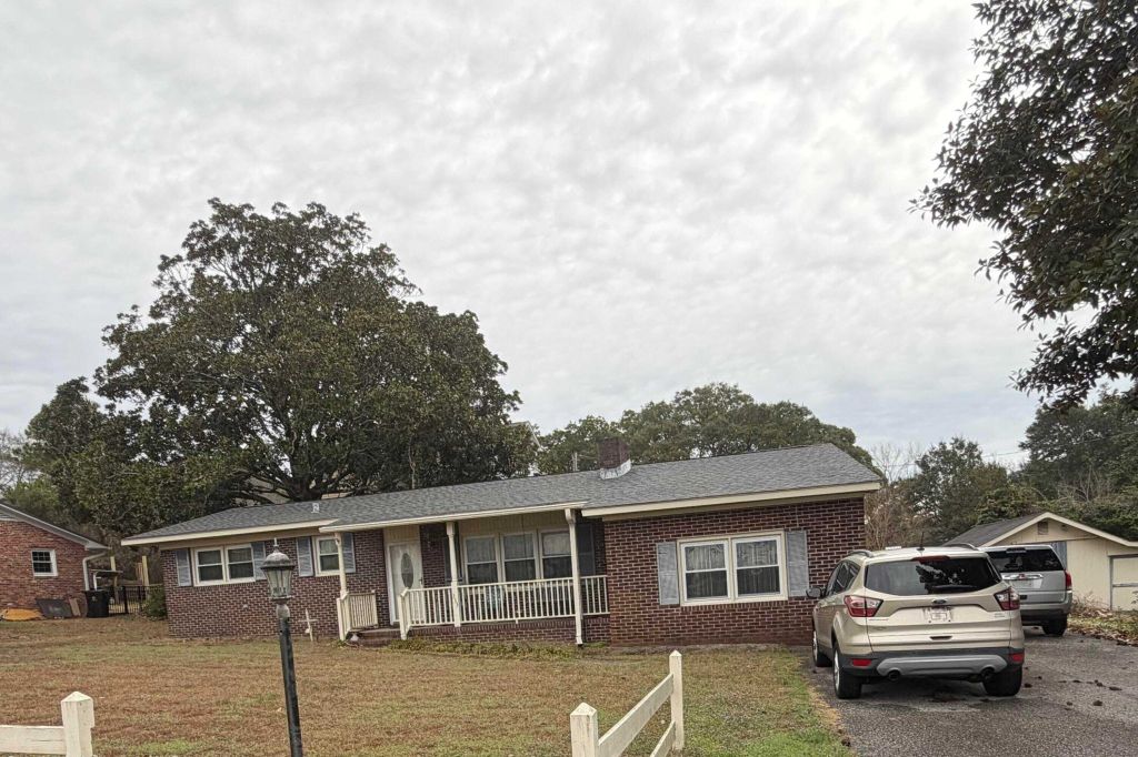 Property photo 1 of 1