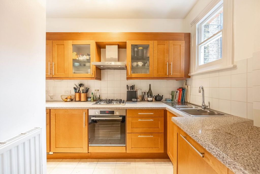 Property photo 2 of 8