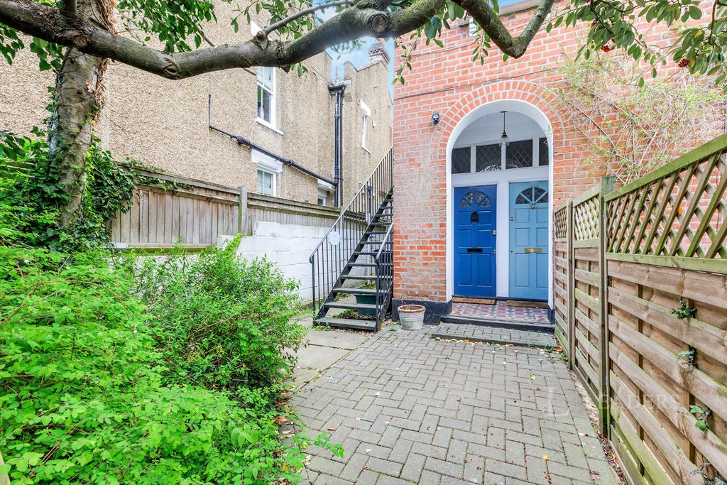 Property photo 2 of 11 Pbox-Img.Jpg