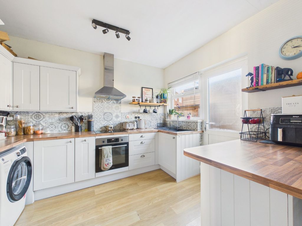 Property photo 3 of 15 5104692