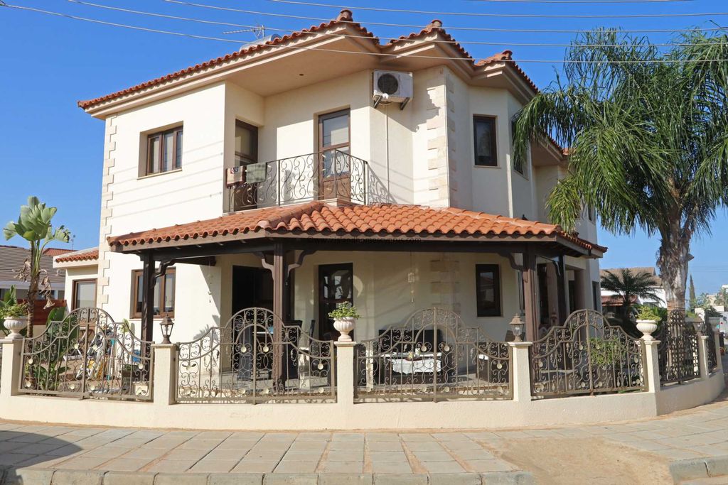 Property photo 1 of 31