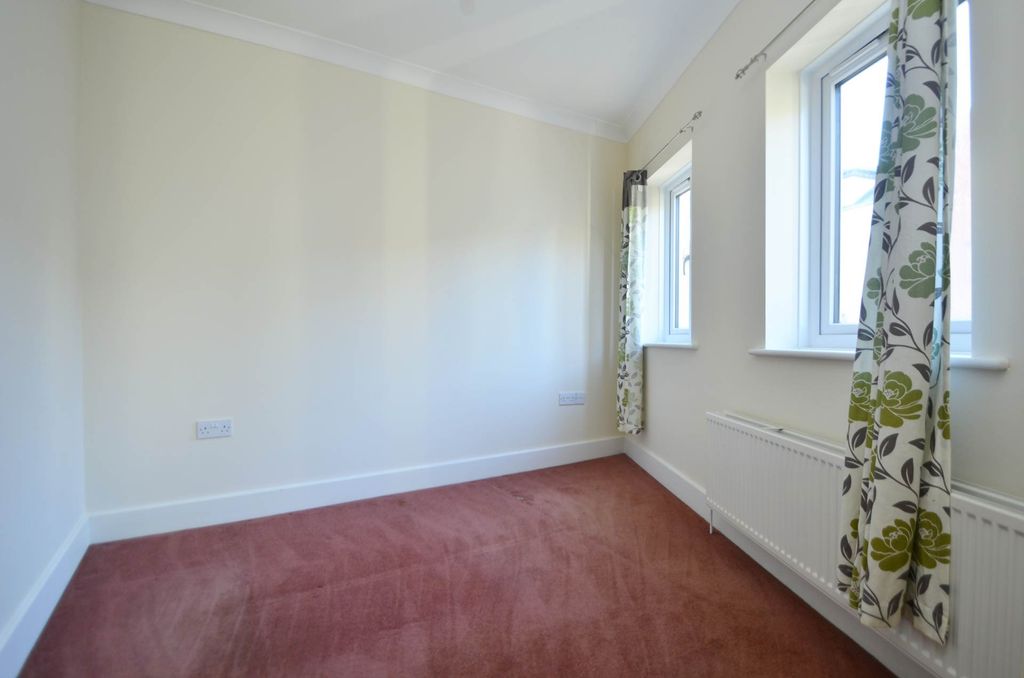 Property photo 3 of 4