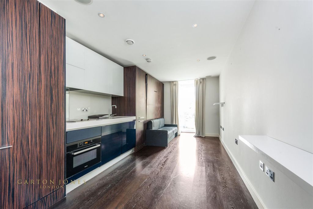 Property photo 1 of 12 Reception