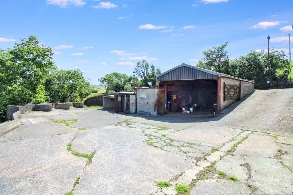 Property photo 3 of 39