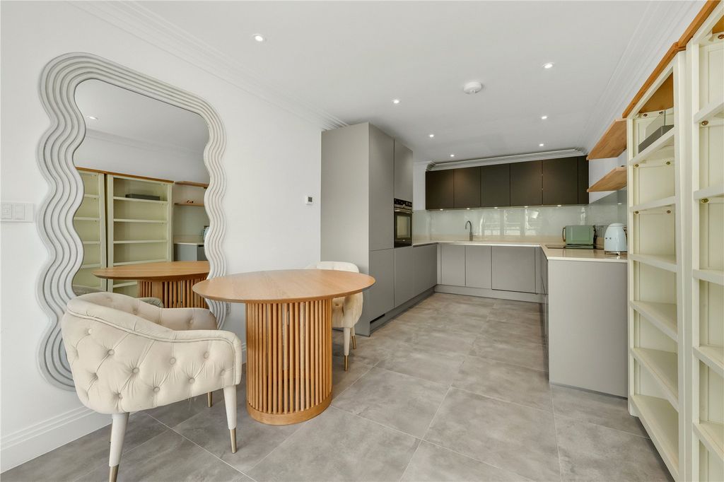 Property photo 3 of 15 Kitchen/Dining