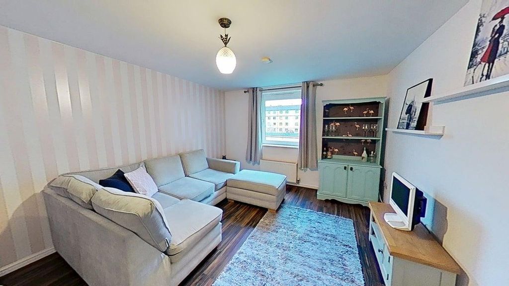 Property photo 3 of 18 Photo 3