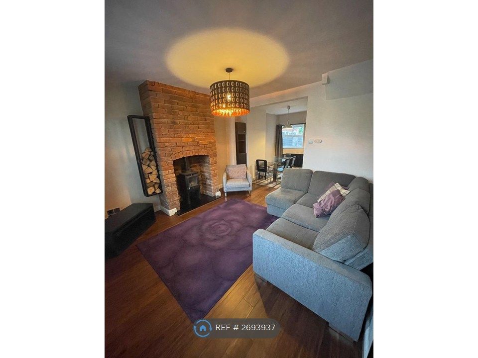 Property photo 2 of 21 Living Room