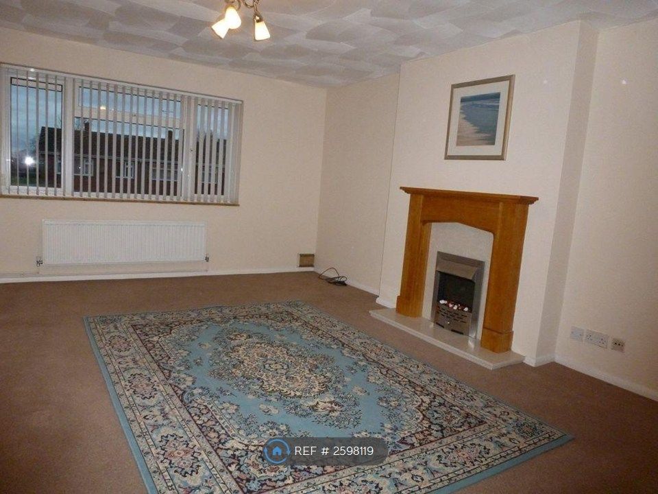 Property photo 2 of 7 Living Room