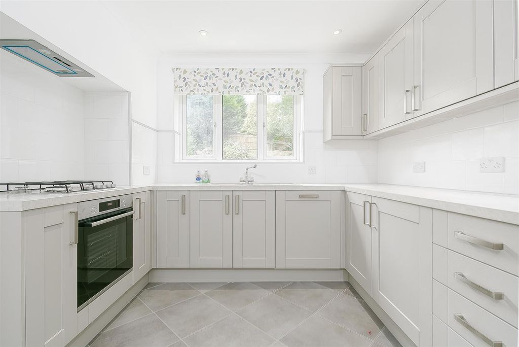 Property photo 2 of 13 Gyobrfy9Kuiaqamy5Fzkfa.Jpg