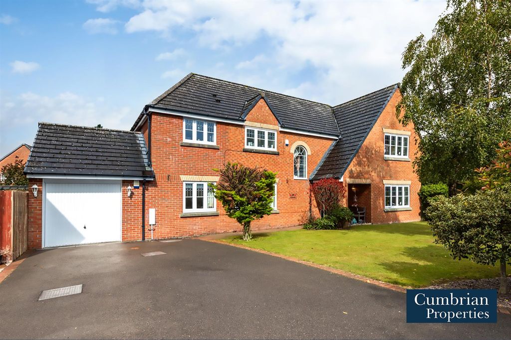 Property photo 1 of 32