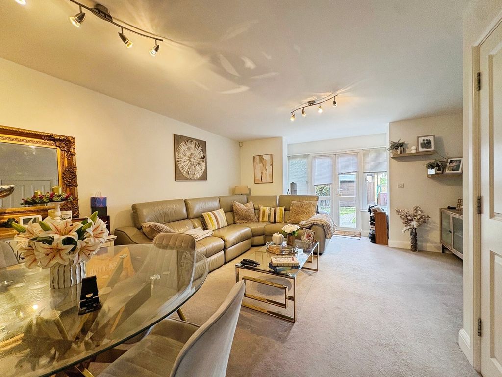 Property photo 2 of 9 Pbox-Img.Jpg