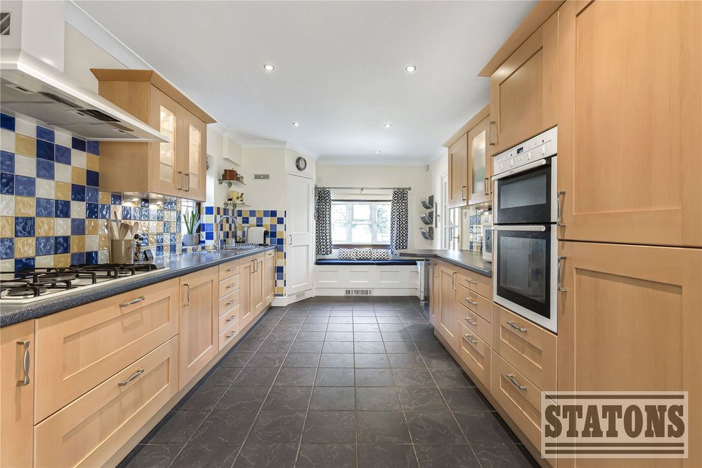 Property photo 3 of 20 Picture No. 24