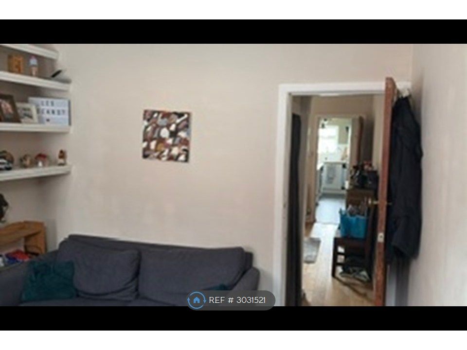 Property photo 3 of 15 Front Room