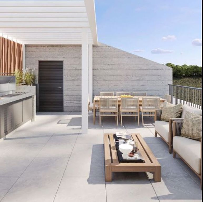 Property photo 3 of 9 Roof Garden -...