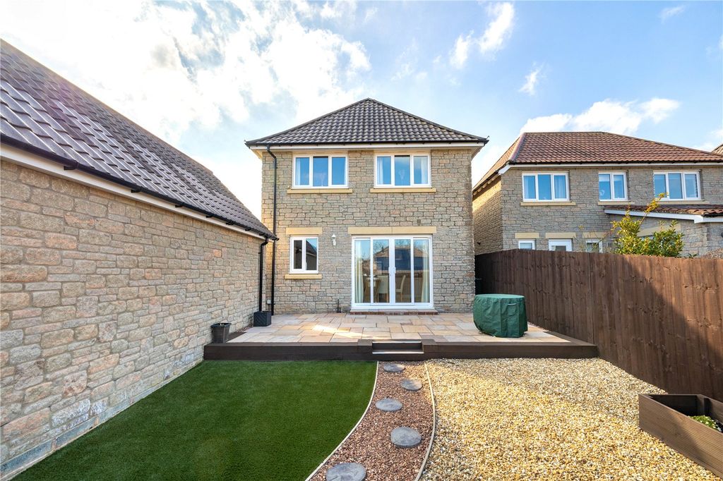 Property photo 2 of 19 Picture No. 33