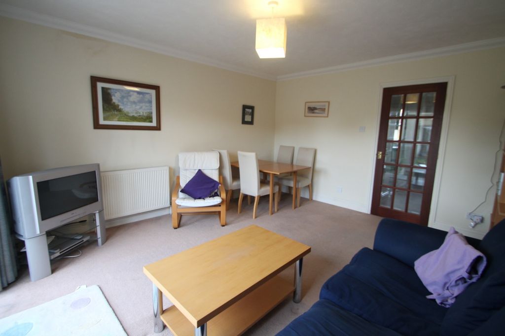 Property photo 1 of 8 Lounge