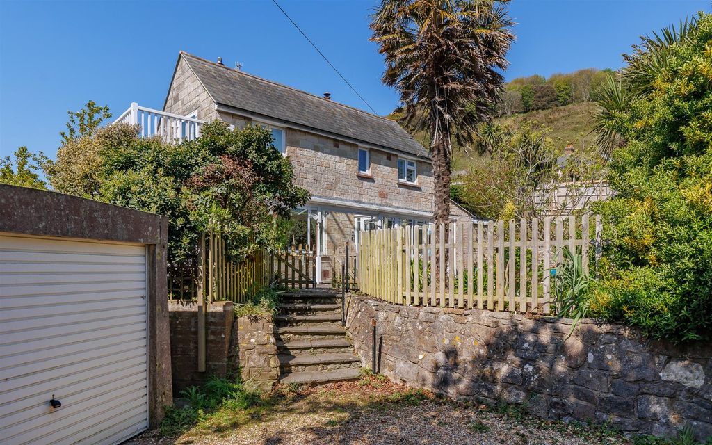 Property photo 1 of 32