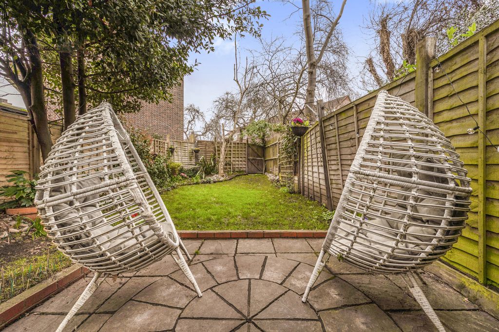 Property photo 3 of 11