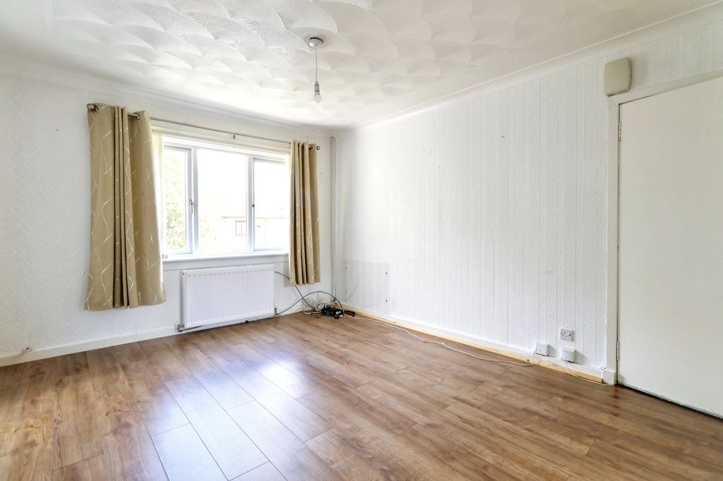 Property photo 2 of 15 Picture No. 04