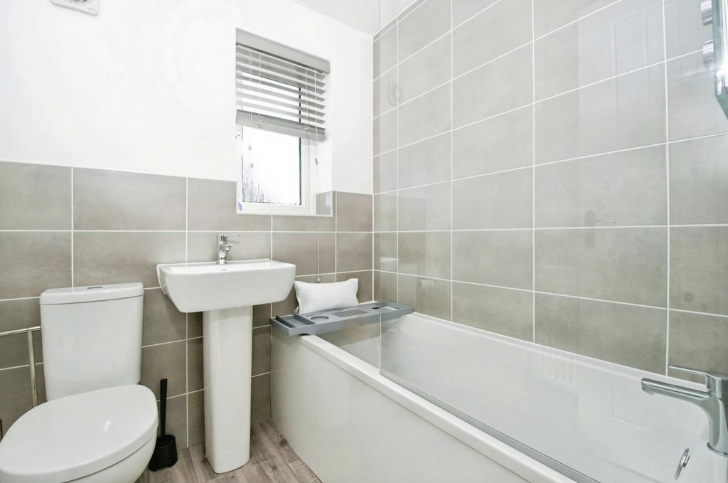 Property photo 3 of 12 Image