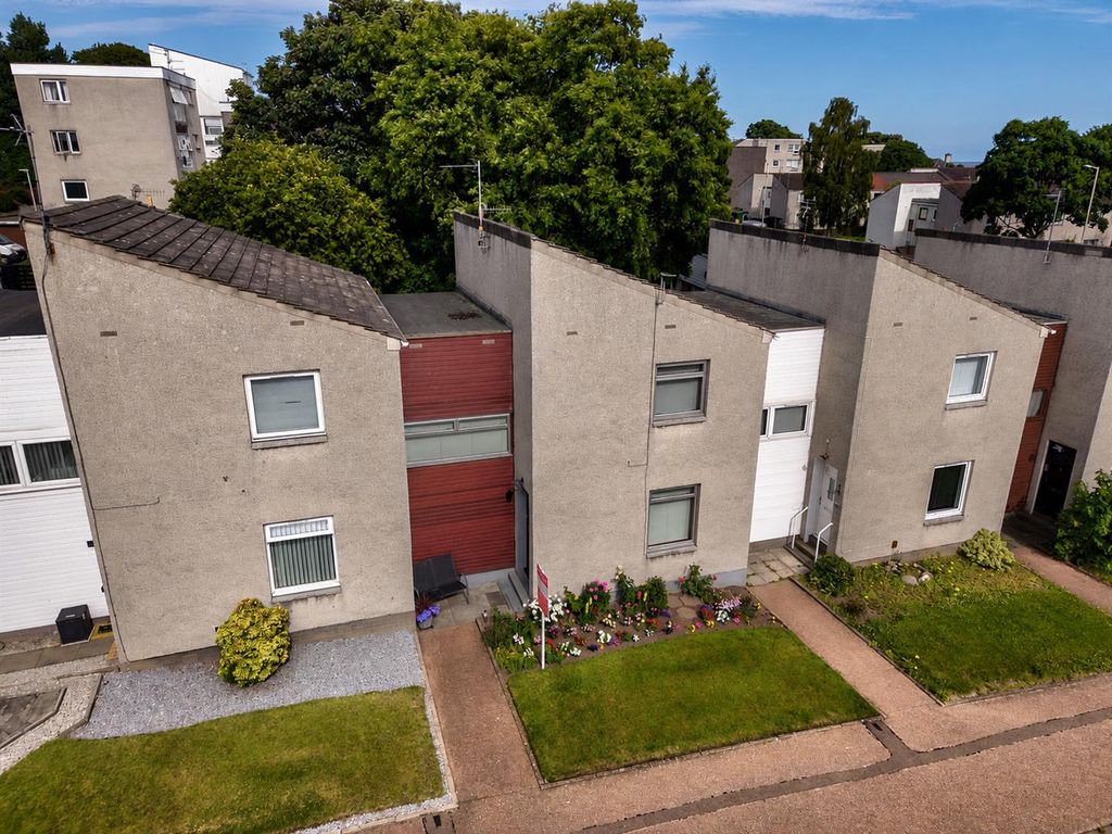 Property photo 3 of 20 5 Craigiebarn Road Dundee-3.Jpg