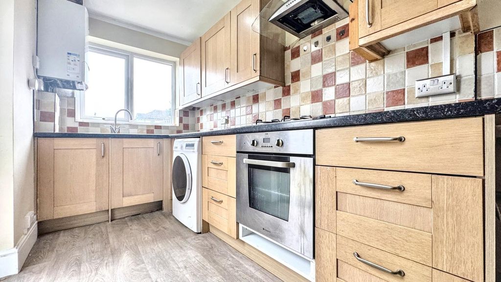 Property photo 1 of 13 Jqubycpsge-Ix71Qtvlnvw