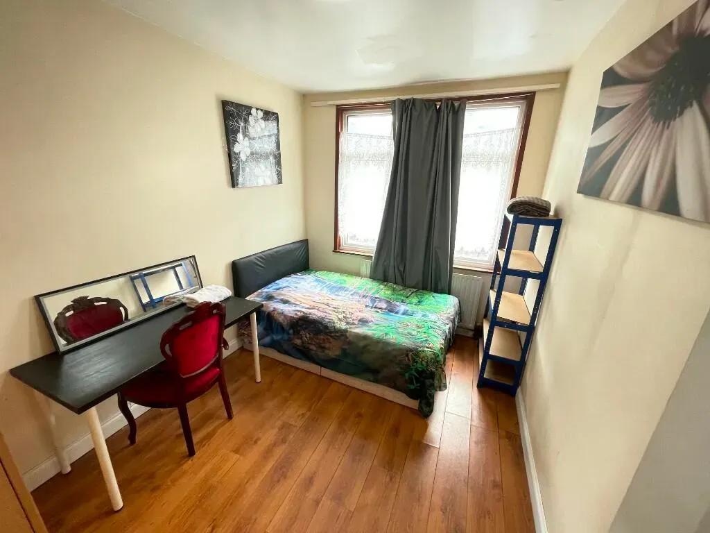 Property photo 1 of 9