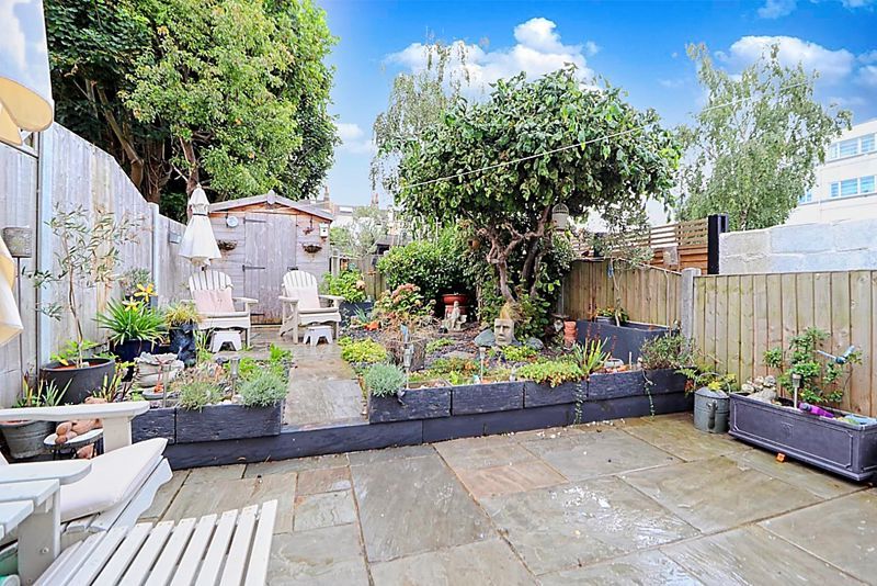 Property photo 2 of 19 Garden