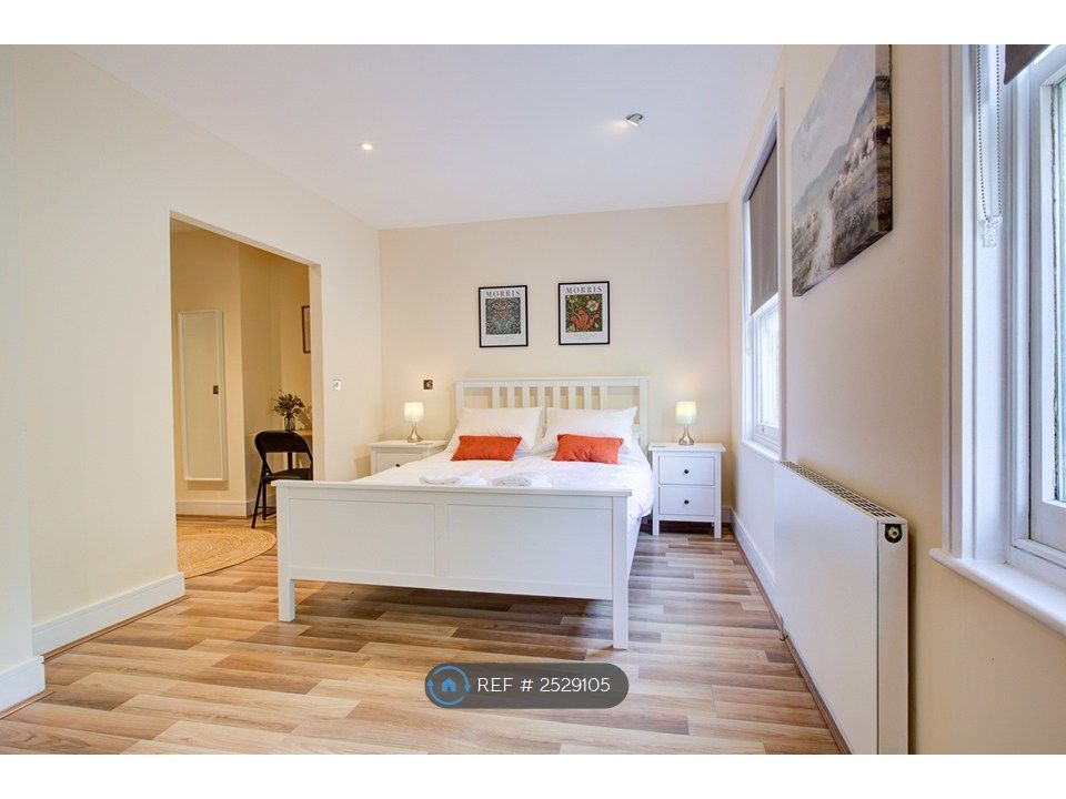 Property photo 3 of 21 Bedroom 1 With En-Suite