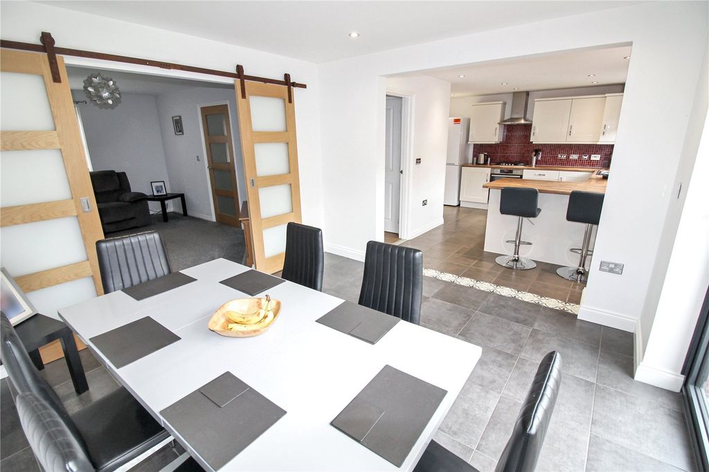Property photo 2 of 18 Picture No. 04