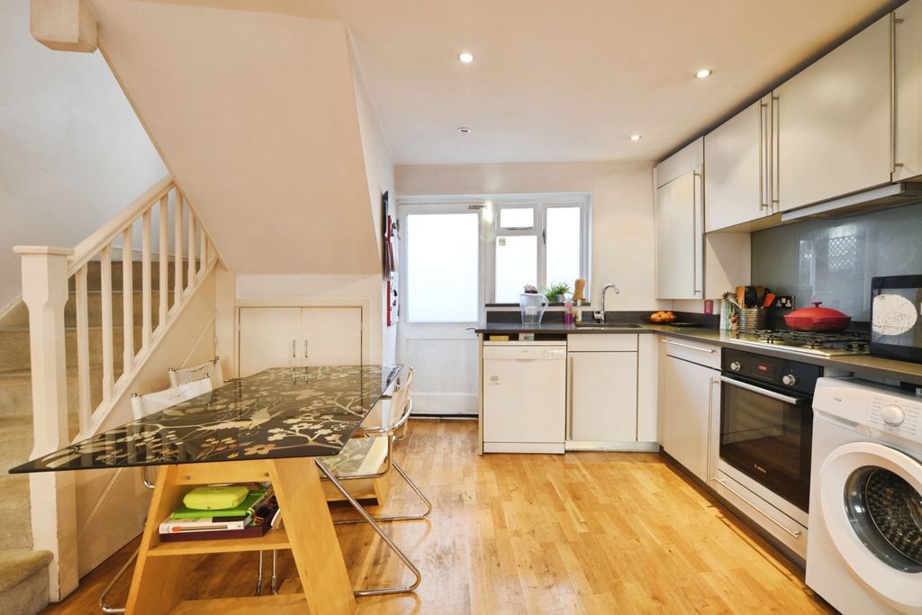 Property photo 3 of 24 Pbox-Img.Jpg