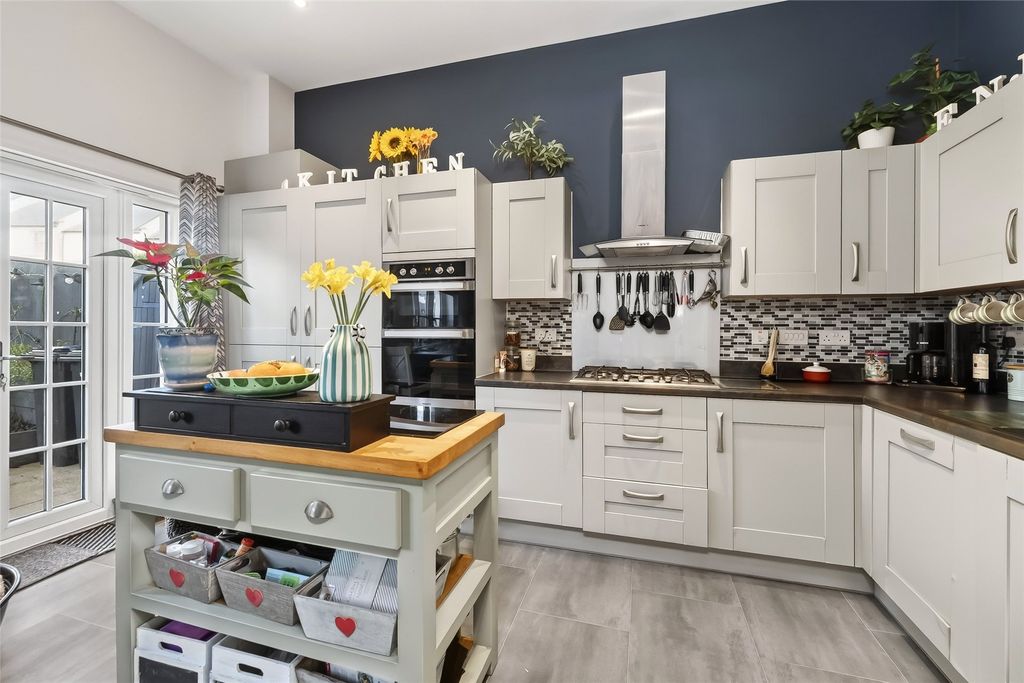 Property photo 3 of 27 Picture No. 24