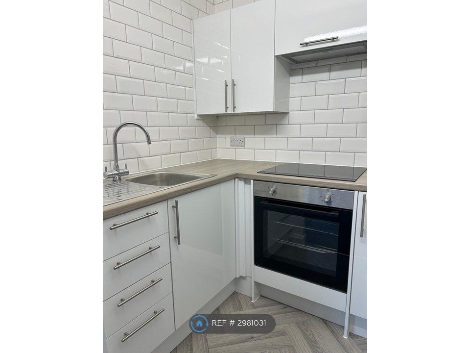 Property photo 1 of 4 Kitchen