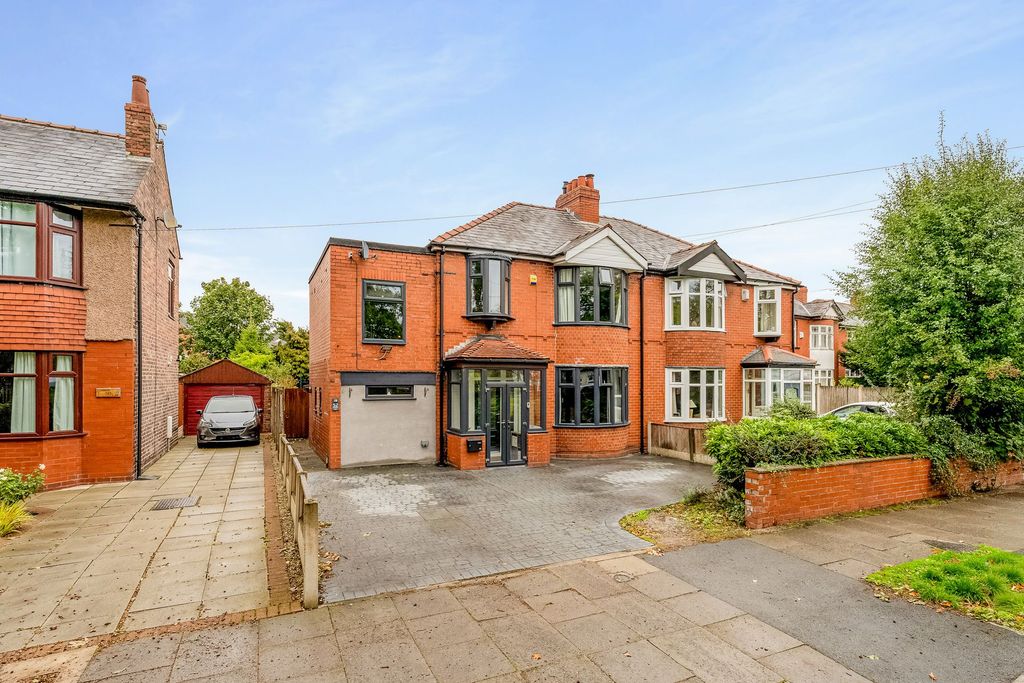 Property photo 2 of 36