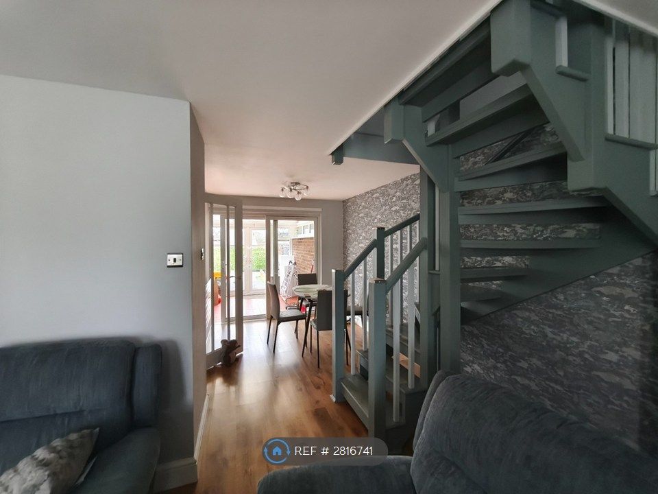 Property photo 3 of 10 Dining Room