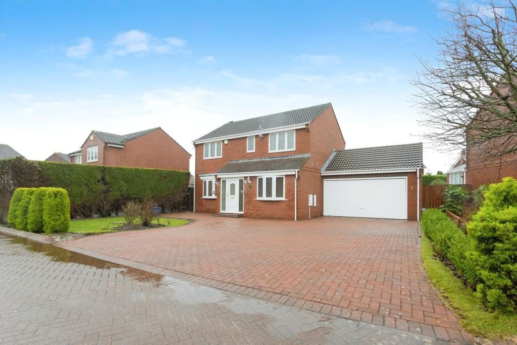 Property photo 2 of 23