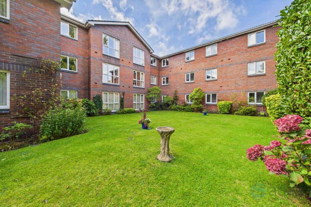 Property photo 2 of 15 Back Communal Gardens