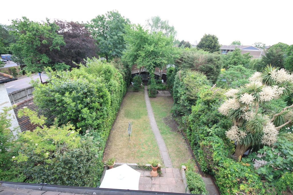 Property photo 2 of 30