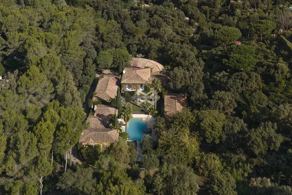 Property photo 2 of 19