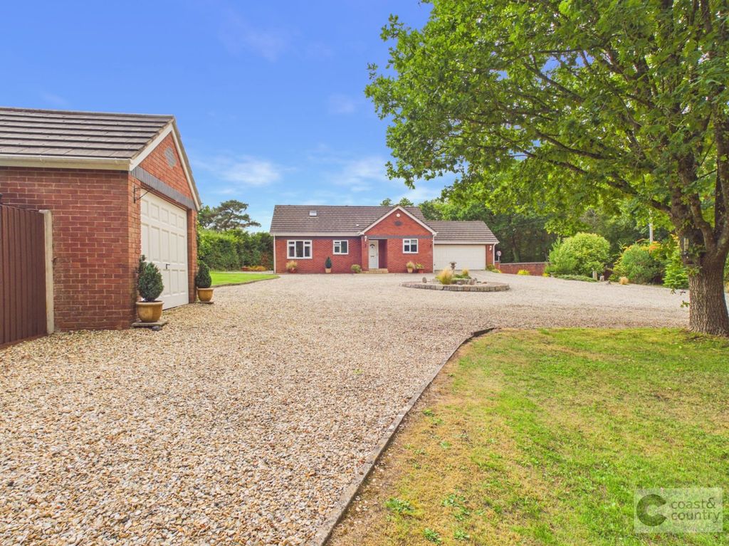 Property photo 1 of 28