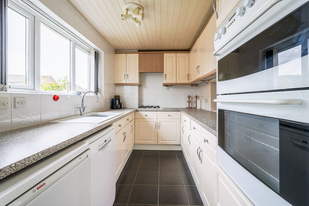 Property photo 3 of 24 4376033